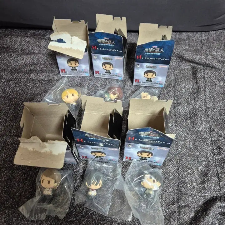 [BUNJANG] Attack on Titan Chocolat Noco Figure Full Set / 진격의 거인 제일복권 쿠지 H상 초코노코 풀세트 피규어