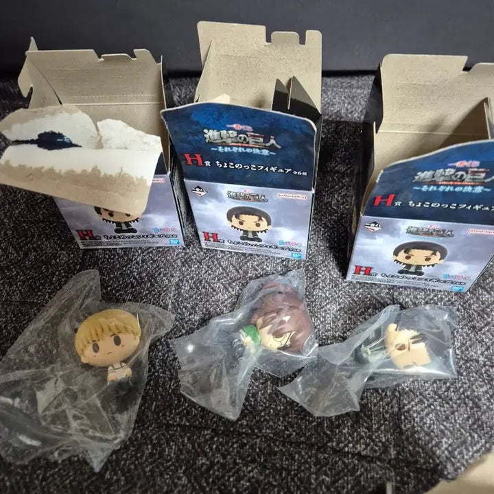[BUNJANG] Attack on Titan Chocolat Noco Figure Full Set / 진격의 거인 제일복권 쿠지 H상 초코노코 풀세트 피규어