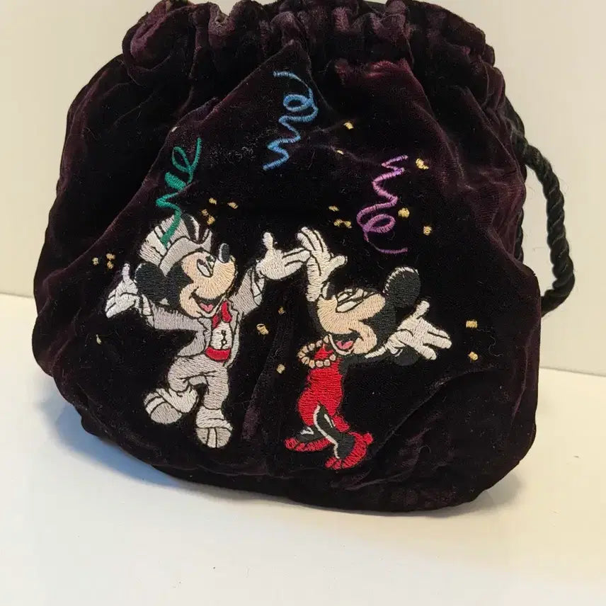 [BUNJANG] Disney Mickey &amp; Minnie Embroidered Velvet Pouch / 디즈니 미키 미니 벨벳 자수파우치