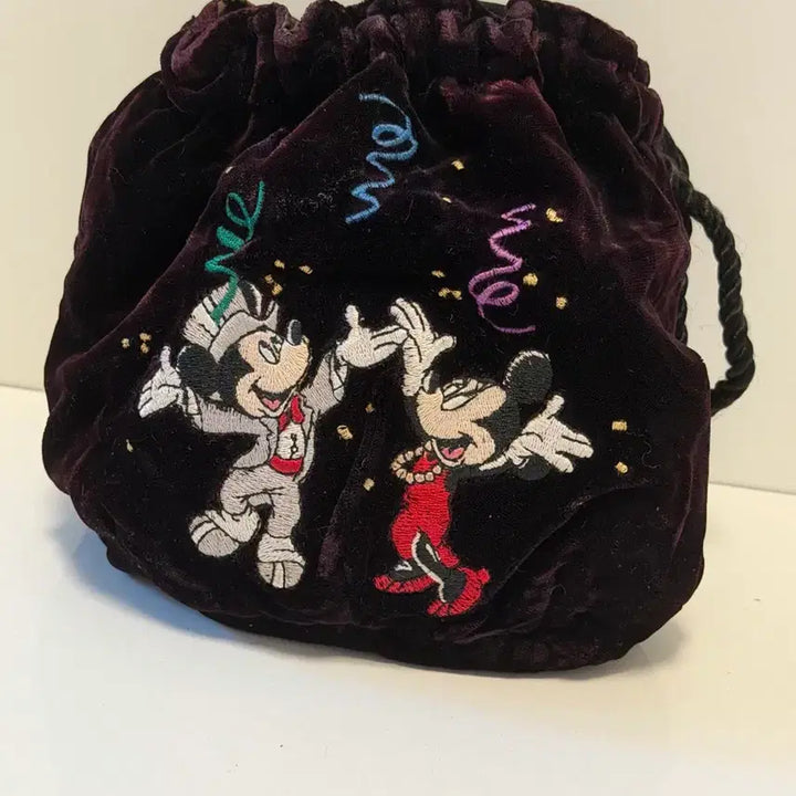 [BUNJANG] Disney Mickey &amp; Minnie Embroidered Velvet Pouch / 디즈니 미키 미니 벨벳 자수파우치