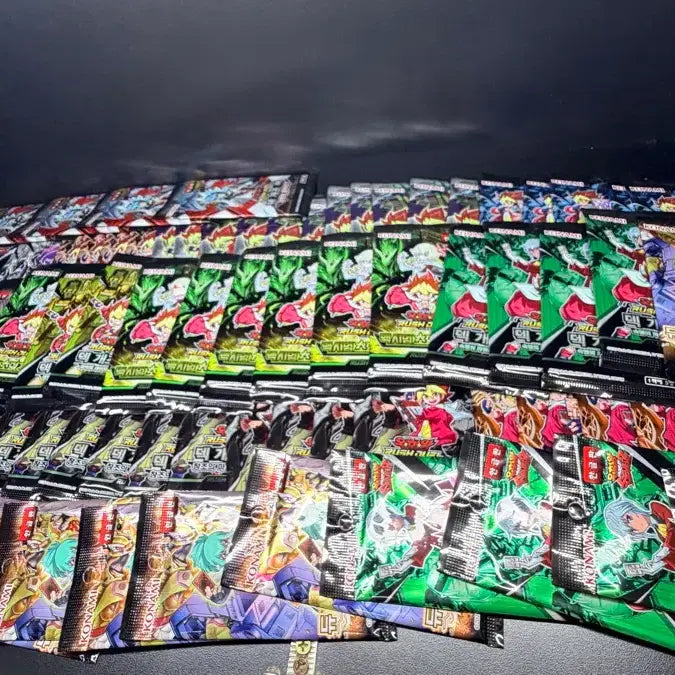 [BUNJANG] Yu-Gi-Oh! Sealed Booster Packs - 88 Packs / [오래된 문구점 정리물품] 유희왕 카드 미개봉팩 88팩