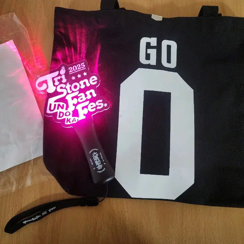 [BUNJANG] Tri Stone Black Team Light Stick &amp; Ayano Go Numbered Eco Bag / 주말한정 2만원 트라이스톤 블랙팀 응원봉 +아야노고 등넘버 에코백