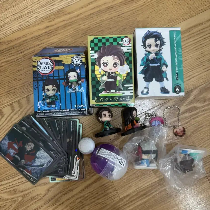 [BUNJANG] Demon Slayer Merchandise Bundle / 귀멸의칼날 굿즈 일괄 판매 오네무탄, 펀코, 탄생화 팔버스