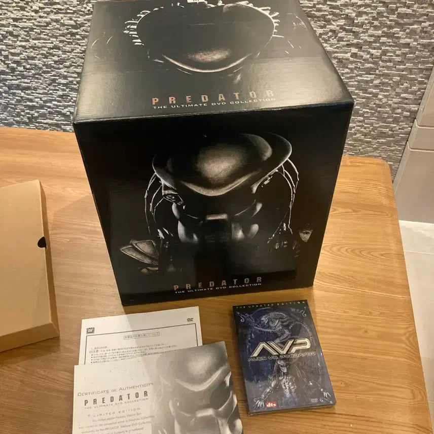 [BUNJANG] Alien vs. Predator Ultimate DVD Collection Limited Edition / 에일리언 vs 프레데터 울티메이트 DVD 컬렉션 한정판