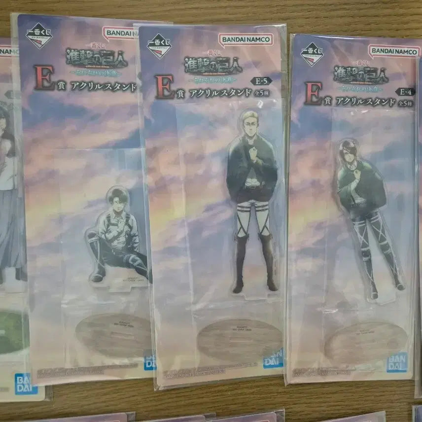 [BUNJANG] Attack on Titan Series E Acrylic Stand Set / 진격의거인 E상 아크릴 스탠드 미개봉 일괄 판매