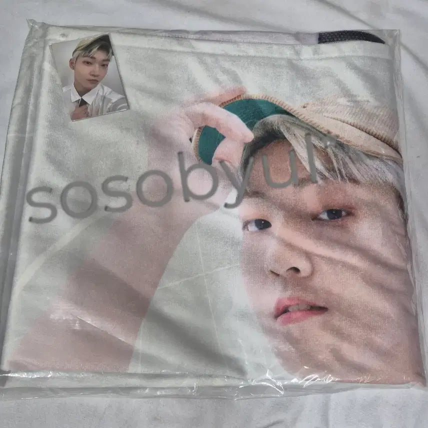 [BUNJANG] THE BOYZ KEVIN Derby Zone Official Blanket / (새상품) 더보이즈 KEVIN 더비존 담요 공식 THEBOYZ