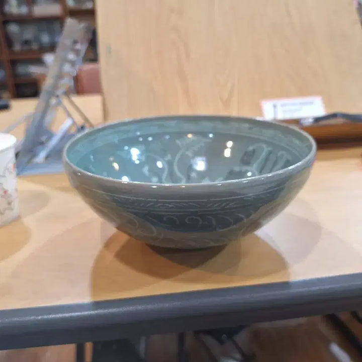 [BUNJANG] Goryeo Celadon Black White Inlaid Chrysanthemum Water Bird Lotus Pattern Bowl / 고려청자
