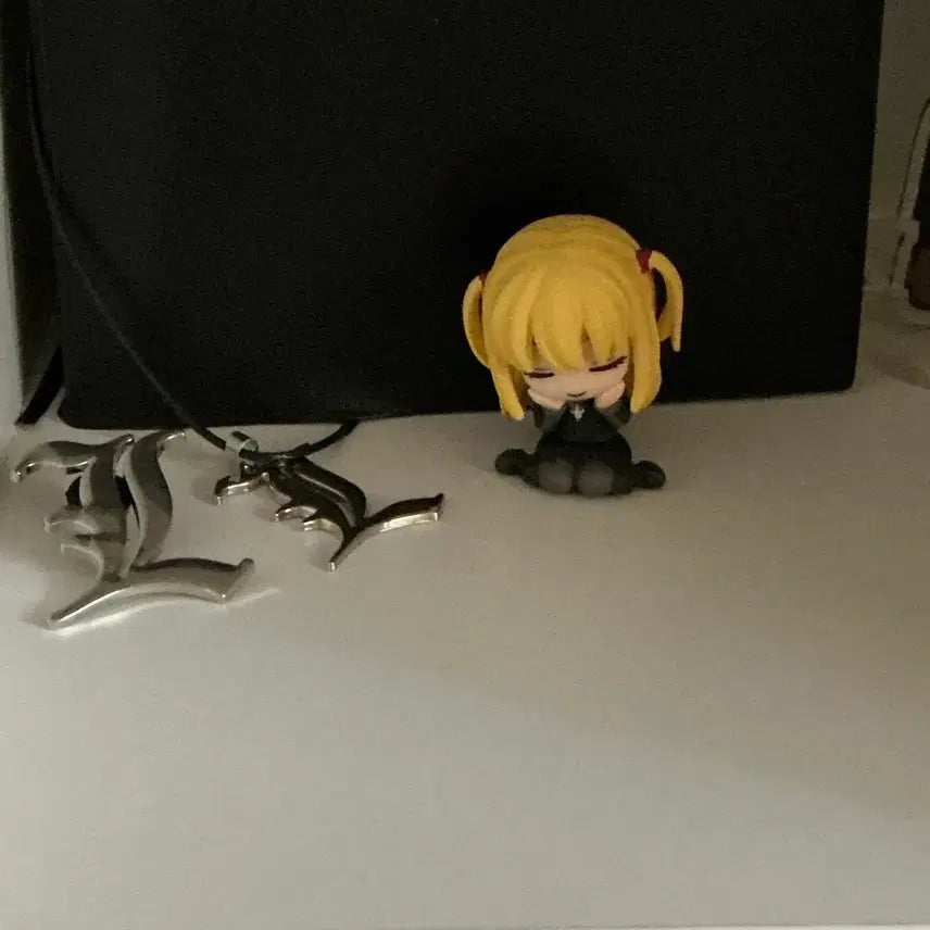 [BUNJANG] Death Note Shoulder Attack Gacha Misa Figure / 데스노트 어깨쿵 가챠 미사
