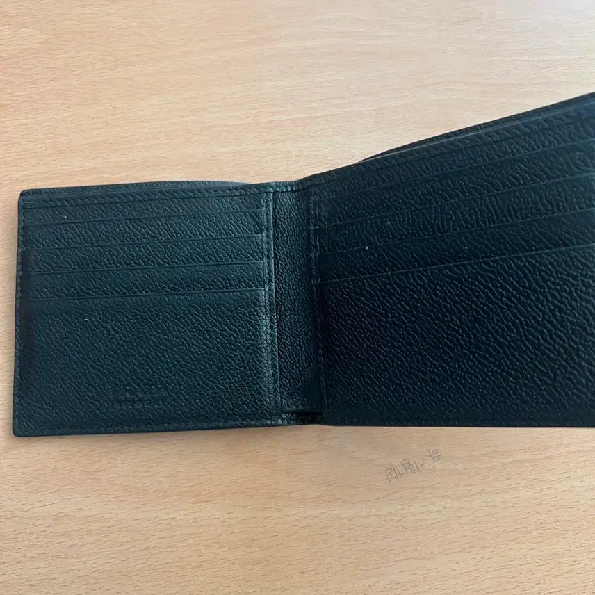 [BUNJANG] Prada Bi-fold Wallet / 프라다 반지갑