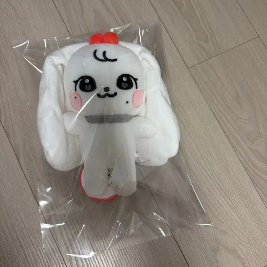 [BUNJANG] IVE Mini B Cherry Original Plush / 아이브 미니브 체리 오리지널 플러시