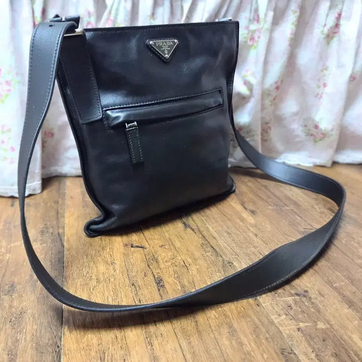 [BUNJANG] Prada Black Leather Shoulder Bag/Crossbody Bag (Unisex) / 프라다 블랙 레더 숄더백 크로스백 남녀공용