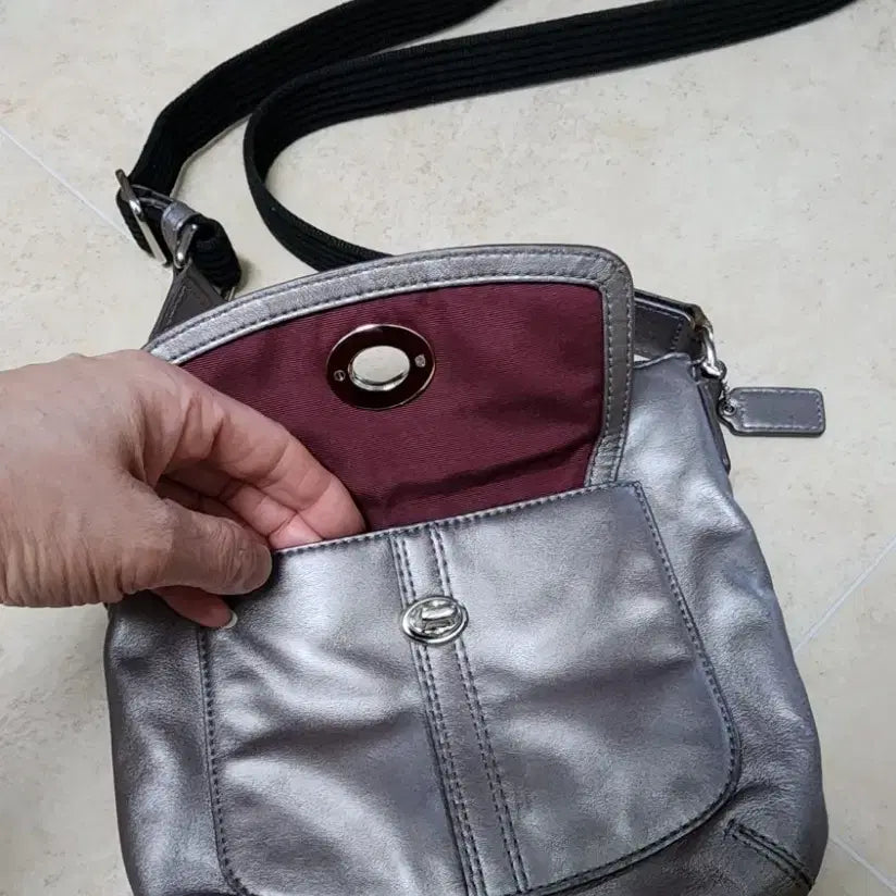 [BUNJANG] Old Coach Genuine Leather Crossbody Bag / 올드코치 크로스백 천연가죽