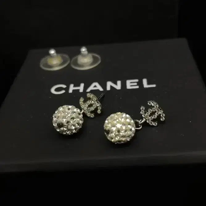 [BUNJANG] Chanel CC Logo Crystal Ball Drop Earrings / 샤넬 CC 로고 크리스탈 볼 드롭 귀걸이