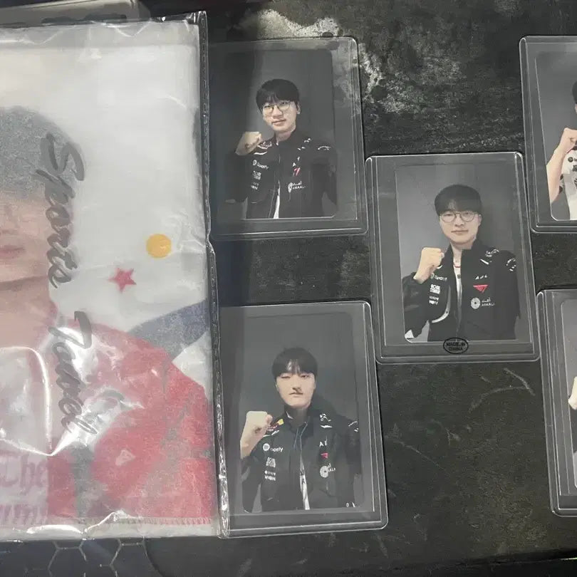 [BUNJANG] T1 Player Photocard Bundle Set with Slogan Towel / T1존 티원존 포토카드 5종 및 슬로건 타올 일괄 양도합니다!