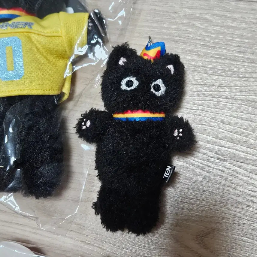 [BUNJANG] NCT WayV Ten Canelé Lamp, Plush, Keyring, Photocard Bundle Set / nct wayv 엔시티 웨이션브이 텐 까눌레 조명 램프 포카 인형 키링