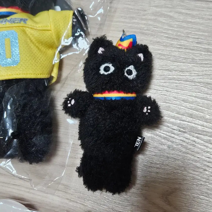 [BUNJANG] NCT WayV Ten Canelé Lamp, Plush, Keyring, Photocard Bundle Set / nct wayv 엔시티 웨이션브이 텐 까눌레 조명 램프 포카 인형 키링