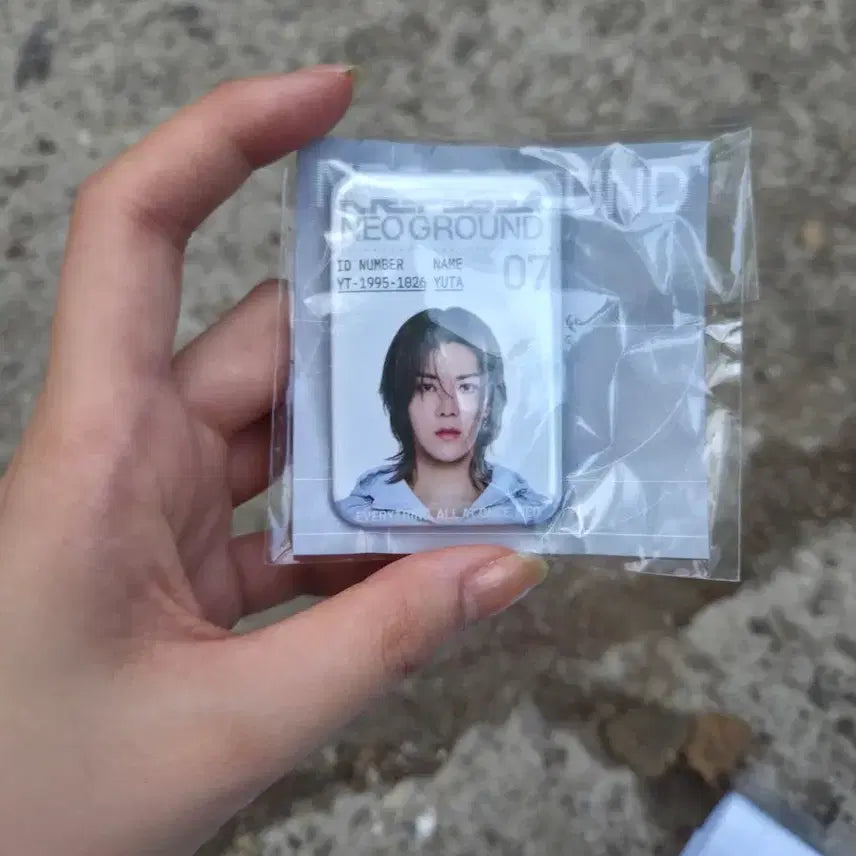 [BUNJANG] NCT 10th Anniversary YooTa ID Badge / NCT 엔시티 10주년 랜덤캡슐 유타 아이디 뱃지