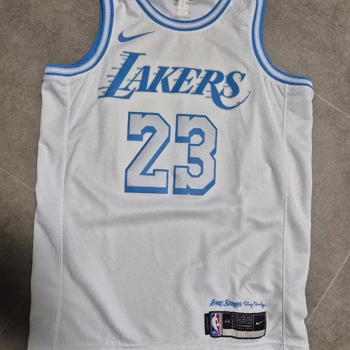 [BUNJANG] Nike LeBron James LA Lakers Swingman Jersey (Size 44 M) / 44 M NBA 나이키 르브론 제임스 LA레이커스 스윙맨 저지 유니폼