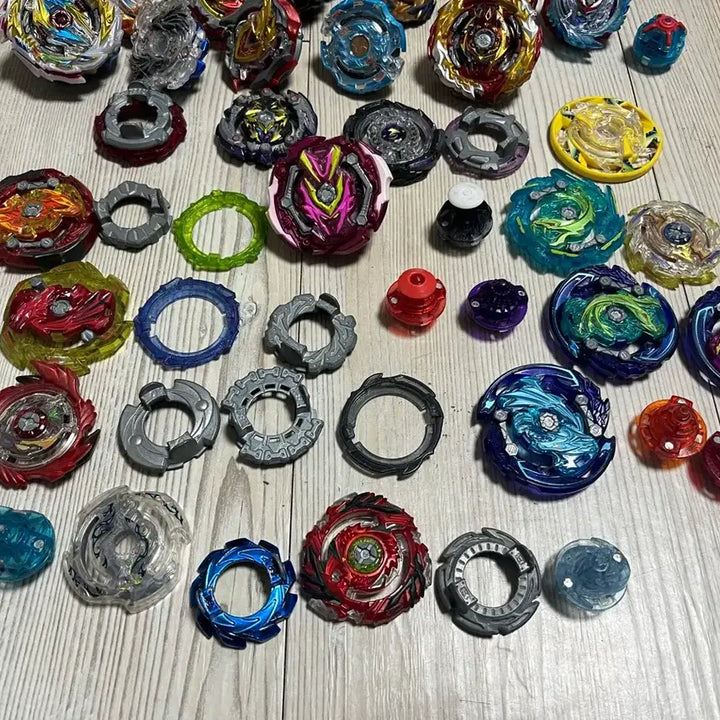 [BUNJANG] Beyblade Parts for Sale / 베이블레이드 전부 다 제안에 팝니다 하나씩 사 가셔도 됩니다