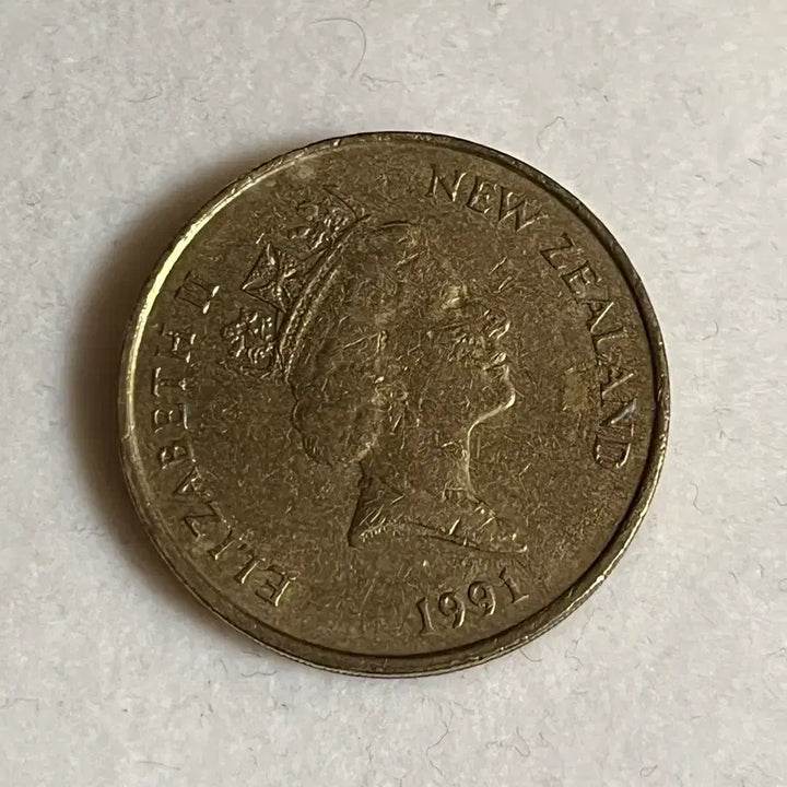 [BUNJANG] New Zealand Queen Elizabeth II 1991 $2 Coin / 뉴질랜드 엘리자베스 2세 여왕 2달러 주화 1991년