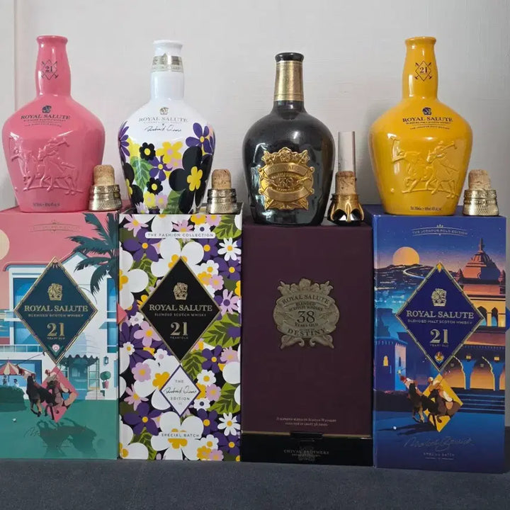 [BUNJANG] Royal Salute 38 Year Old Edition Empty Bottle with Case / 로얄살루트 위스키 공병 일괄