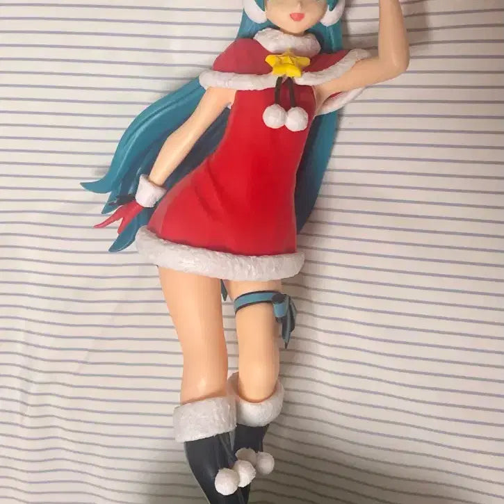 [BUNJANG] Hatsune Miku Christmas Santa Figure / [택포] 미쿠 크리스마스 산타 피규어 판매합니다!
