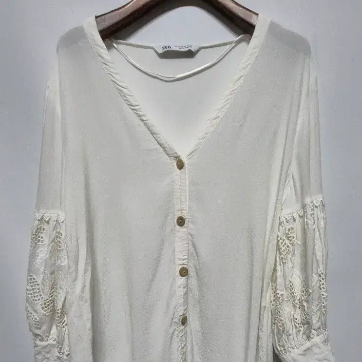 [BUNJANG] Zara White Lace Blouse - Size M / ZARA 화이트 레이스 블라우스 M