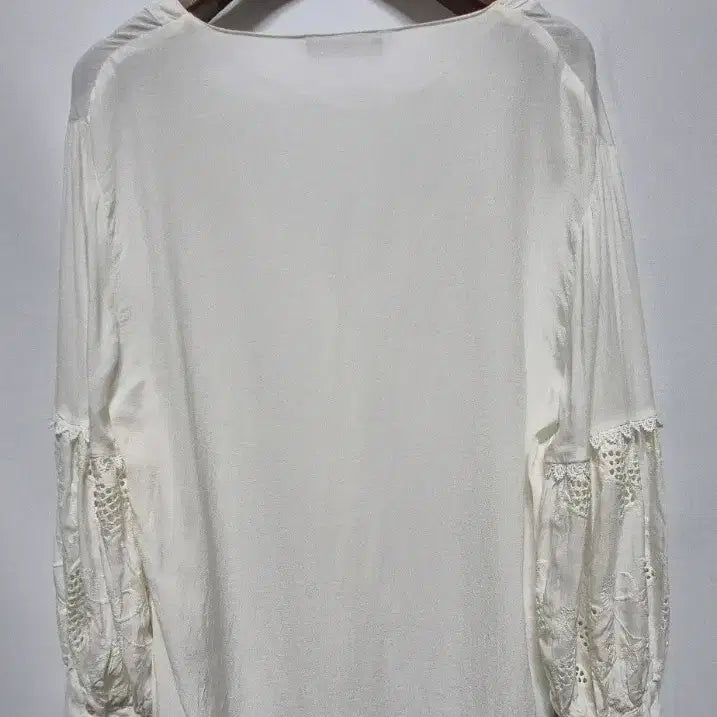 [BUNJANG] Zara White Lace Blouse - Size M / ZARA 화이트 레이스 블라우스 M