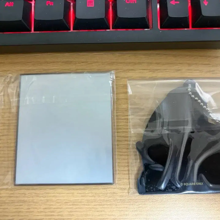 [BUNJANG] NieR Replicant Postcard + 15th Anniversary Keyring Set / 니어 레플리칸트 엽서 + 15주년 키링 세트