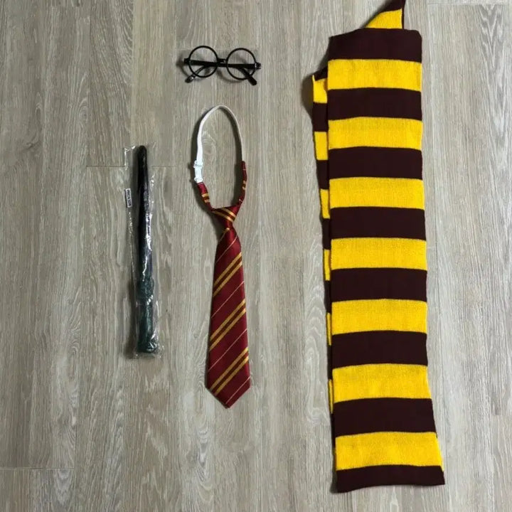 [BUNJANG] Harry Potter Gryffindor Costume Set / 해리포터 그리핀도르 의상 팔아요