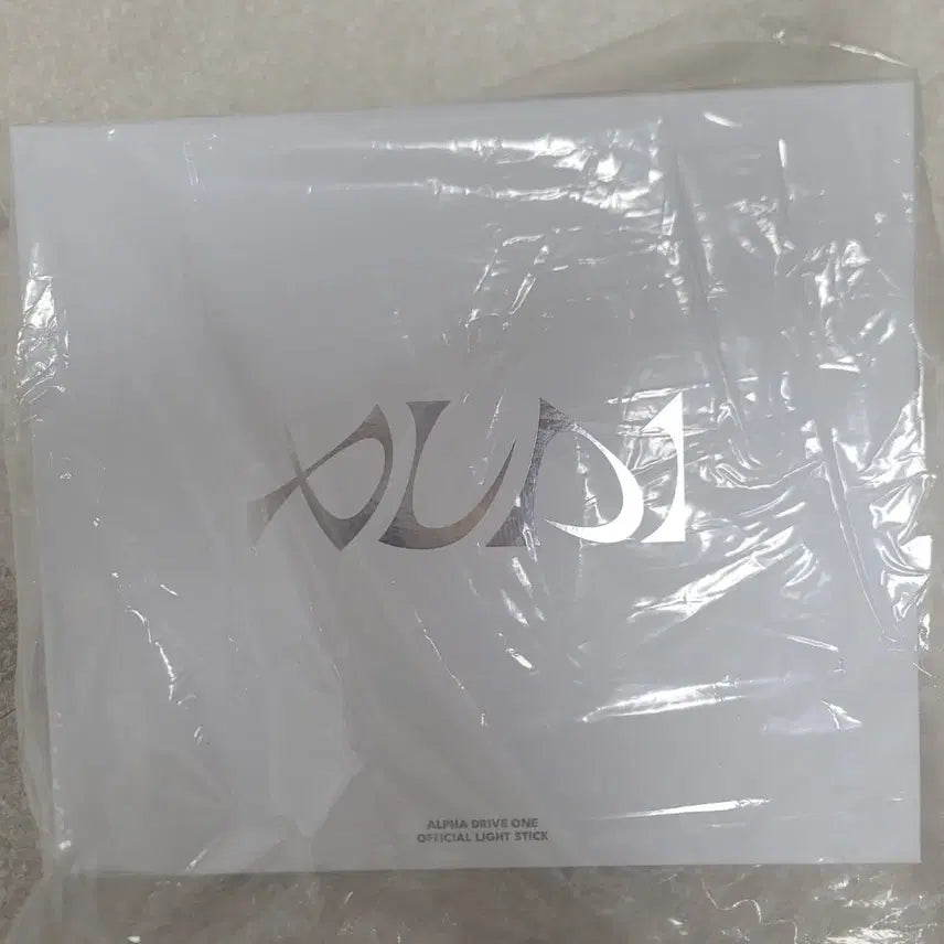 [SOLD OUT] 알파드라이브원 응원봉+포토카드8종(미개봉)