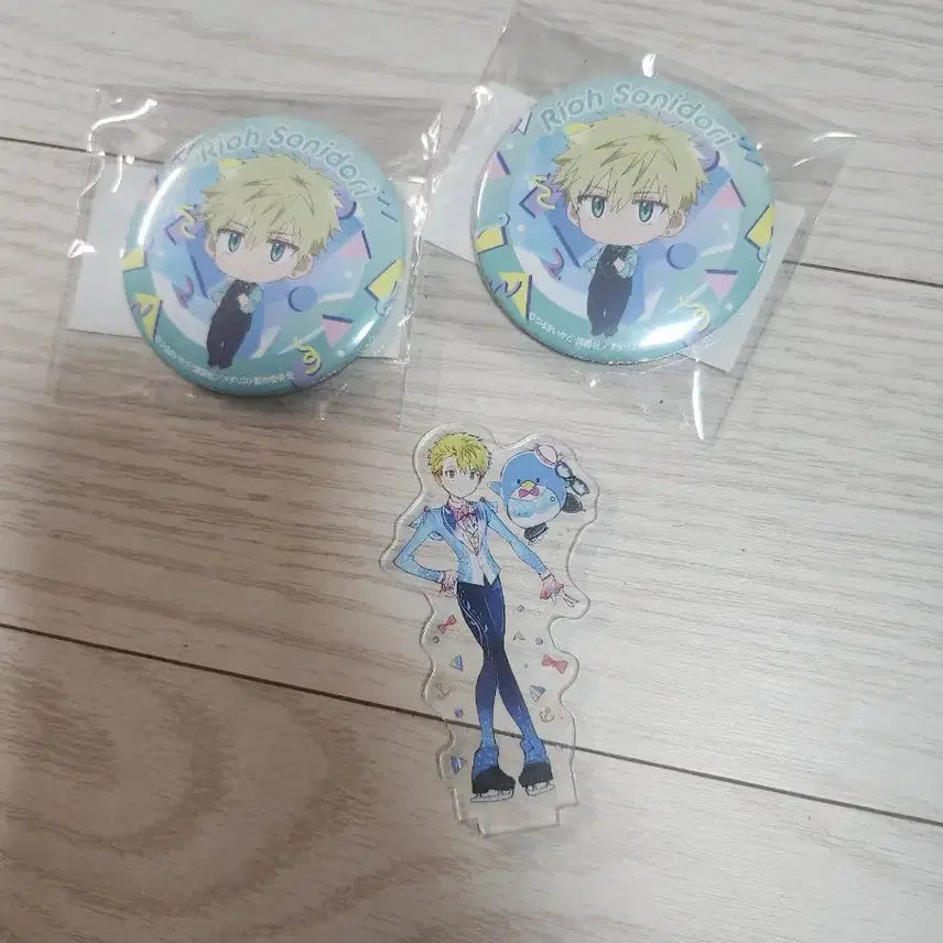 [BUNJANG] Medalist Rio-u Badge and Sanrio Acrylic Stand Set / 메달리스트 리오우 뱃지, 산리오 아크릴 스탠드