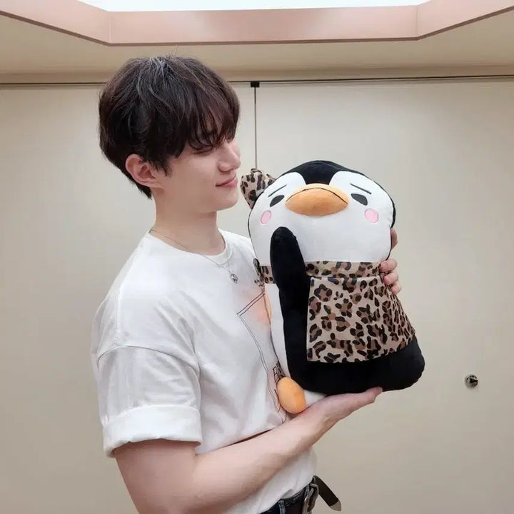 [BUNJANG] Lee Junho PPeng PPeng Doll (Lying Version) / 이준호 펭펭이 인형 눕펭