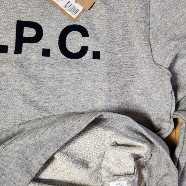 [BUNJANG] A.P.C. Gray Sweatshirt M (Unisex) / [새상품] A.P.C. 그레이 맨투맨 M(남녀 공용)