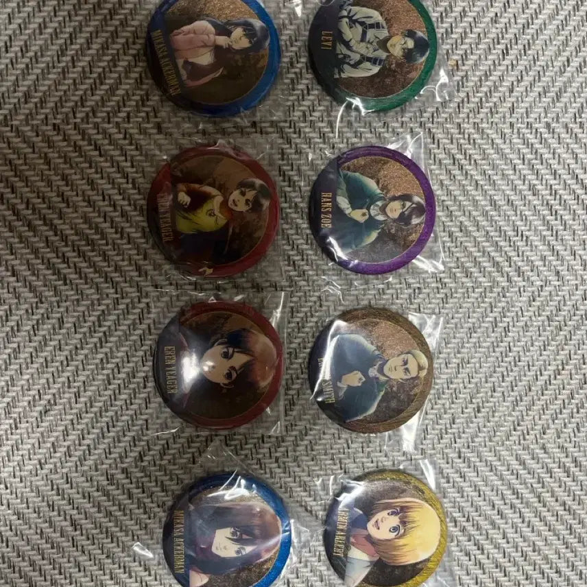 [BUNJANG] Attack on Titan G-Prize Can Badge Set (8 Types) / 진격의거인 G상 캔뱃지 8종