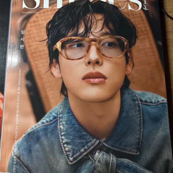 [BUNJANG] Singles Magazine November 2024 Issue Im Si-wan Cover / 싱글즈 2024 11월호 임시완 커버 잡지