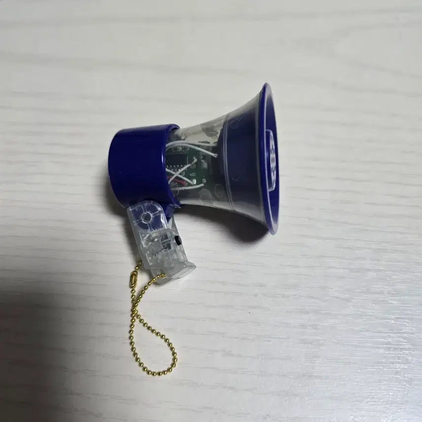 [BUNJANG] Alien Voice Changer Gacha Keychain / 외계인 목소리 변조 가챠
