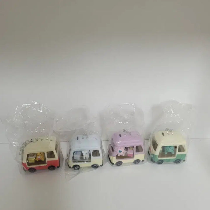 [BUNJANG] Lotte World Pokémon Camper Van Keychain 4-Piece Full Set / 롯데리아 포캣몬캠핑카 키링 4종 풀세트