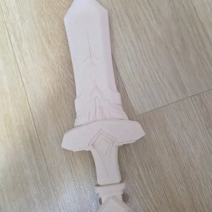 [BUNJANG] Love &amp; Deep Space Shim Sung Hoon Wooden Sword / 럽딥 러브앤딥스페이스 심성훈 비공굿 나무검(목검) 팝니다