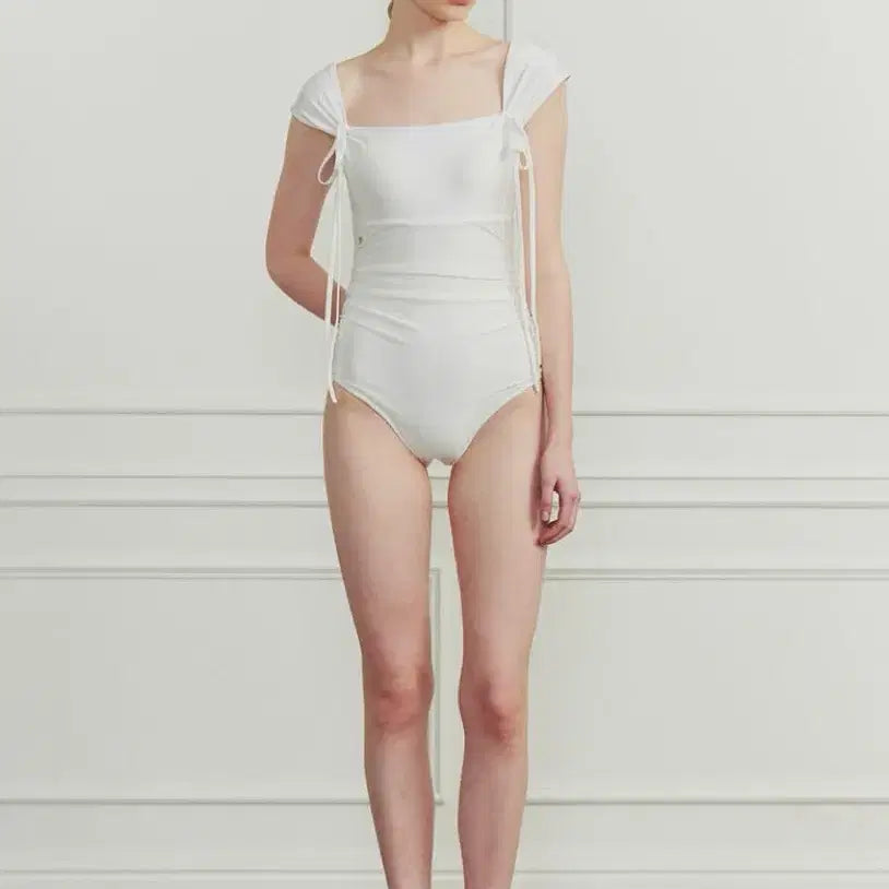 [BUNJANG] Pain or Pleasure Dew Cowl Monokini White Swimsuit S / 페인오어플레져 듀 카울 화이트 모노키니 비니키 수영복 S