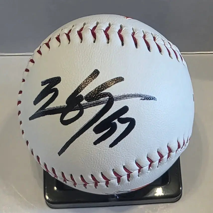 [BUNJANG] Cho Dong-wook Hanwha Signed Baseball / 조동욱 한화 로고볼 싸인볼