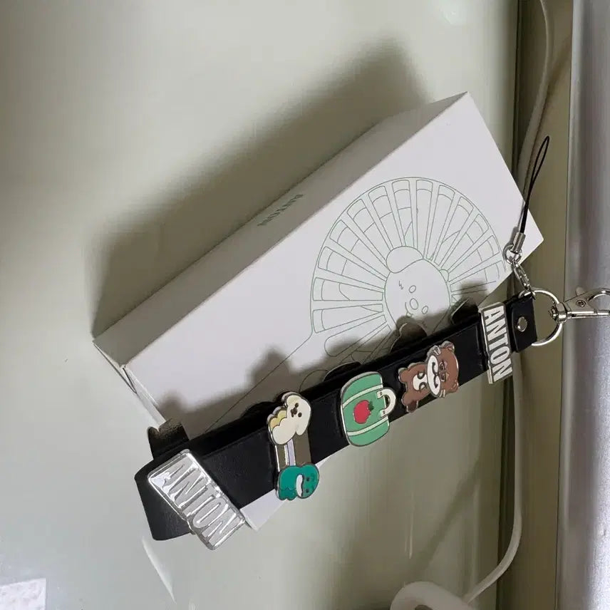 [BUNJANG] RIIZE Anton Tokyo Dome All Concert Goods Fan + Lightstick Strap / 앤톤 도쿄돔 올콘 굿즈 선풍기 + 응원봉 가죽 스트랩 일괄