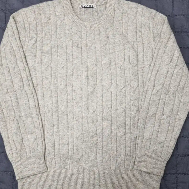 [BUNJANG] Suare Cable Round Knit Light Grey M / 수아레 케이블 라운드 니트 라이트그레이