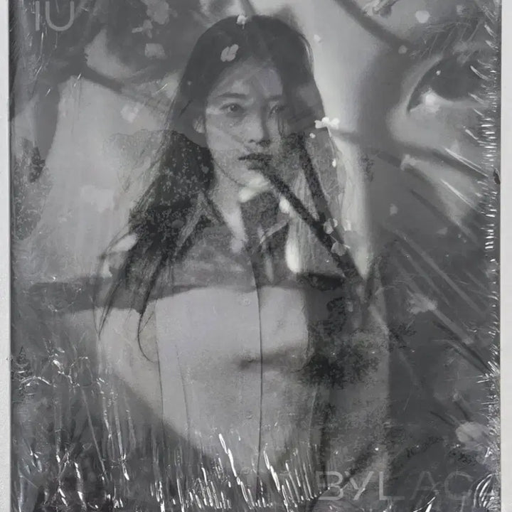 [BUNJANG] IU 5th Album LILAC BYLAC Version CD (Sealed) / 아이유 5집 라일락의 BYLAC버전 CD (미개봉)