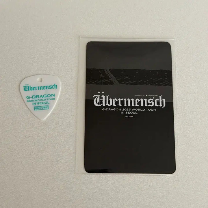 [BUNJANG] G-Dragon Go-Cheok Encore Concert Guitar Pick, Photocard / 지드래곤 고척 앵콜 콘서트 기타 피크, 포카