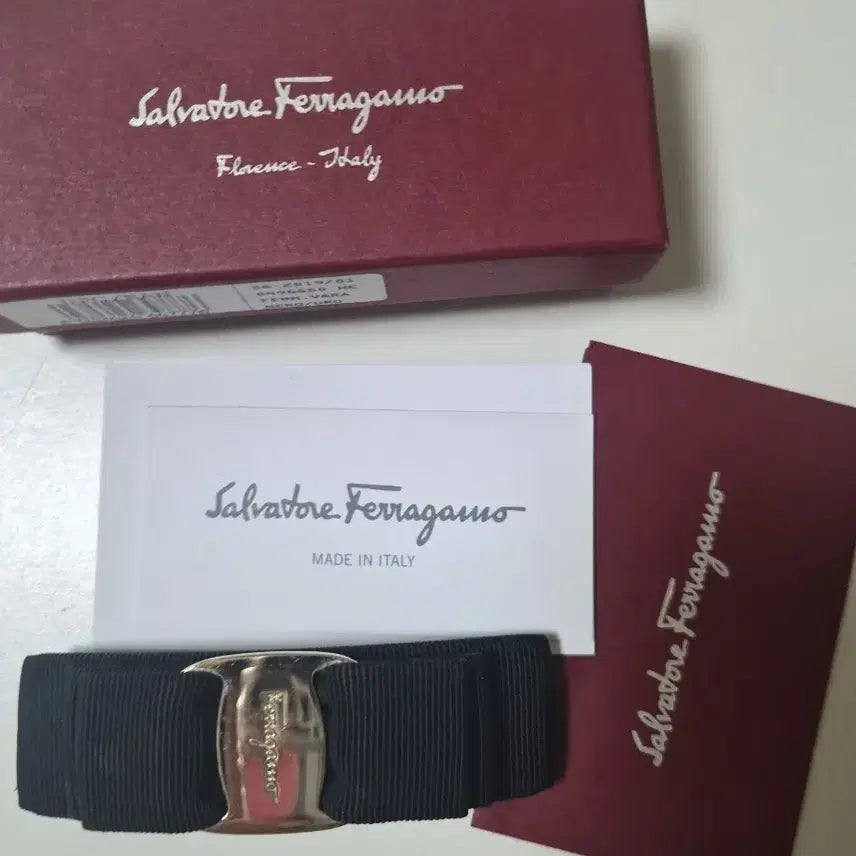 [BUNJANG] Salvatore Ferragamo Vara Ribbon Hair Clip Black Full Box / 페라가모 바라 리본 헤어핀블랙 풀박스