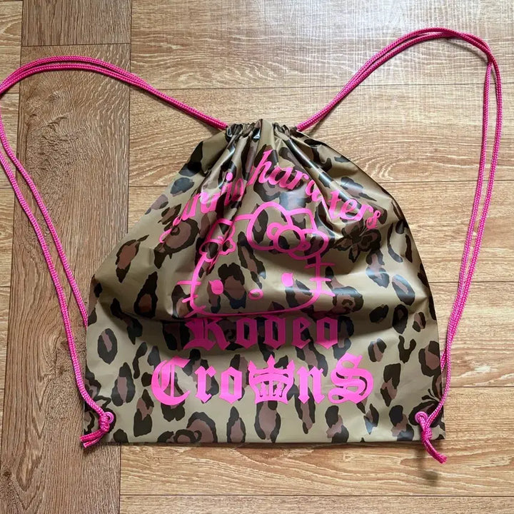 [BUNJANG] Sanrio Hello Kitty Gyaru Leopard Butterfly Vinyl Bag Waterproof Tote / 산리오 헬로키티 갸루 호피 나비 비닐 가방 방수백