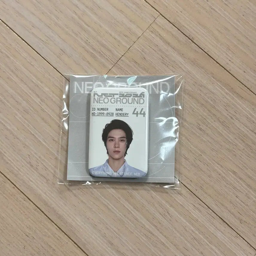 [BUNJANG] NCT 10th Anniversary WayV Hendery Badge / 헨드리 뱃지 MD 엠디 NCT 10주년 팝업 웨이션브이 WayV포카엔시티