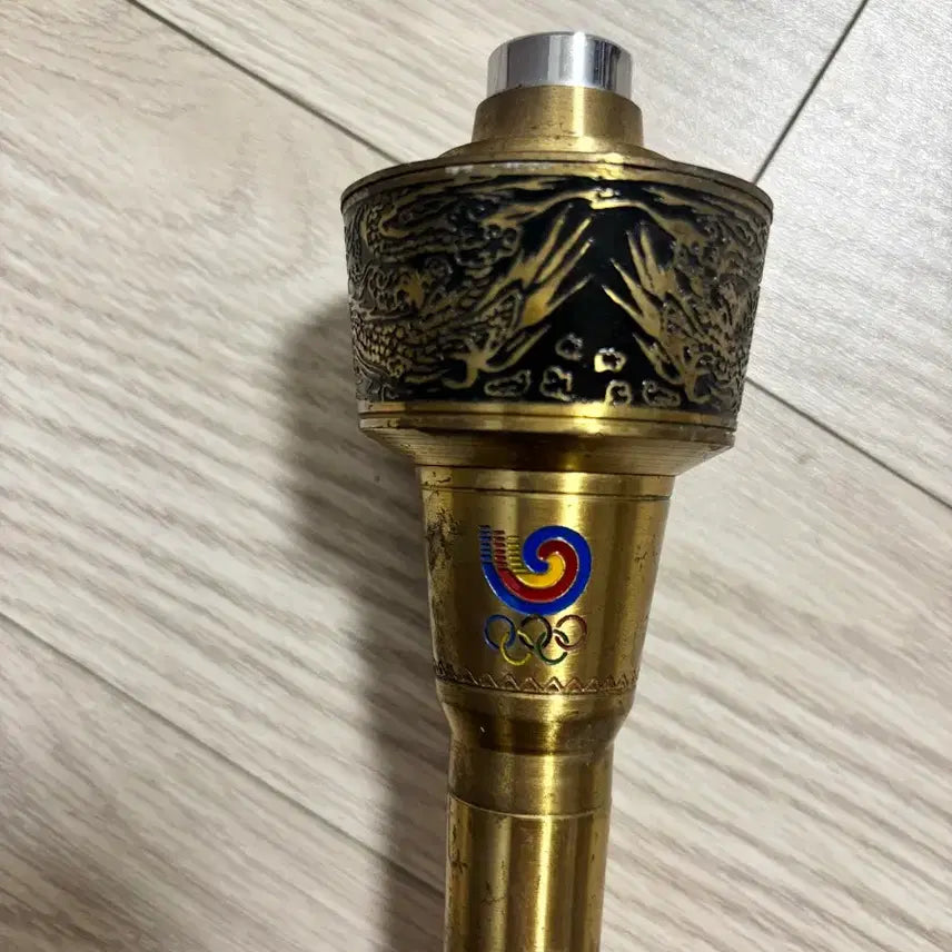 [BUNJANG] 1988 Seoul Olympics Official Commemorative Torch Replica / [근대사 수집] 1988 제24회 서울 올림픽 공식 기념 성화봉 판매합니