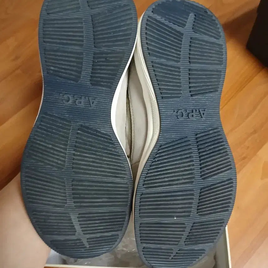 [BUNJANG] APC Sneakers Size 41 / APC 아페쎄 스니커즈 41사이즈